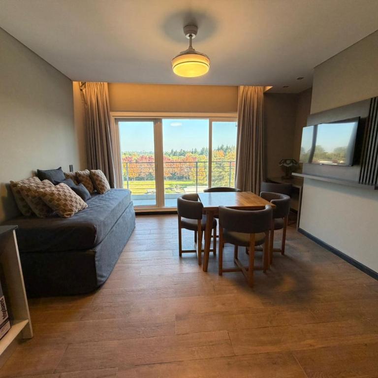 Radisson Red Funes - Suite Two Double Beds Nonsmoking - 2