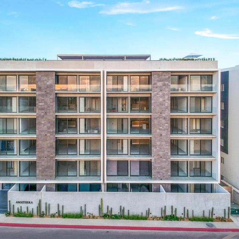 Endless Summer - Award Winning 2Bed 2Bath Condo - Heated Rooftop Pool with Ocean Views - Gym - 5min walk to Beach - Fiber Internet - Sleeps 6 - Apartamento - 2