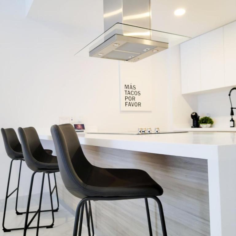 Endless Summer - Award Winning 2Bed 2Bath Condo - Heated Rooftop Pool with Ocean Views - Gym - 5min walk to Beach - Fiber Internet - Sleeps 6 - Apartamento - 9