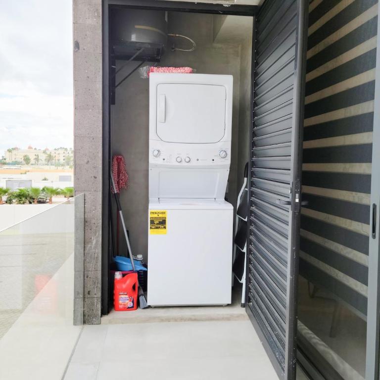 Endless Summer - Award Winning 2Bed 2Bath Condo - Heated Rooftop Pool with Ocean Views - Gym - 5min walk to Beach - Fiber Internet - Sleeps 6 - Apartamento - 11