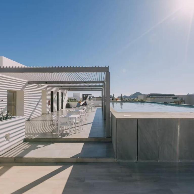 Endless Summer - Award Winning 2Bed 2Bath Condo - Heated Rooftop Pool with Ocean Views - Gym - 5min walk to Beach - Fiber Internet - Sleeps 6 - Apartamento - 13