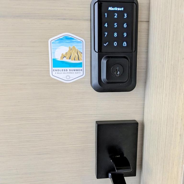 Endless Summer - Award Winning 2Bed 2Bath Condo - Heated Rooftop Pool with Ocean Views - Gym - 5min walk to Beach - Fiber Internet - Sleeps 6 - Apartamento - 15
