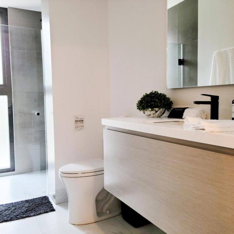 Endless Summer - Award Winning 2Bed 2Bath Condo - Heated Rooftop Pool with Ocean Views - Gym - 5min walk to Beach - Fiber Internet - Sleeps 6 - Apartamento - 39