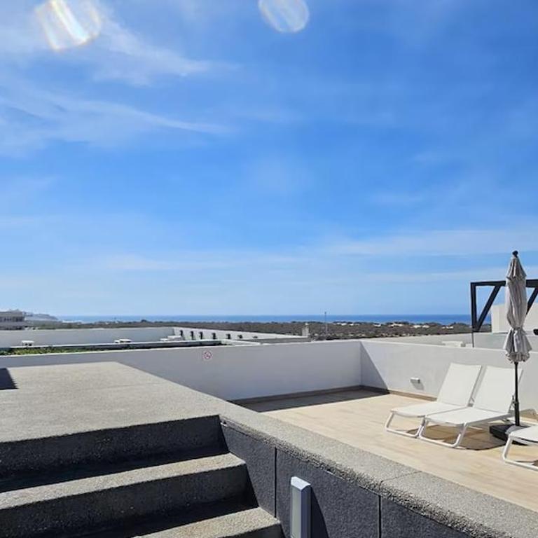 Endless Summer - Award Winning 2Bed 2Bath Condo - Heated Rooftop Pool with Ocean Views - Gym - 5min walk to Beach - Fiber Internet - Sleeps 6 - Apartamento - 78