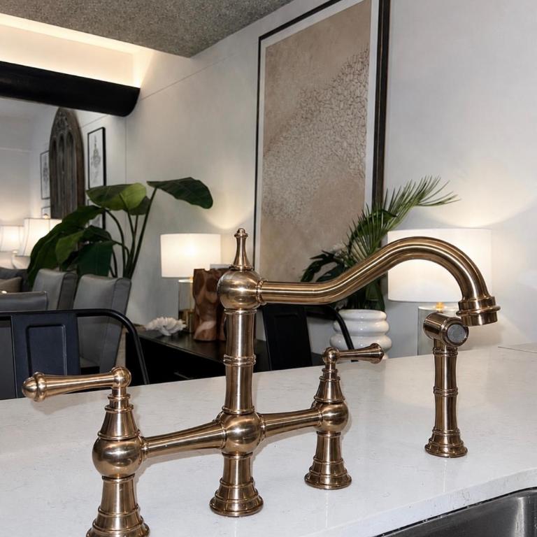 Condesa 2 Bd 2 Story apt with Private patio,Pool, Gym, security 24 7 and park view - Apartamento - 2 niveles - 26