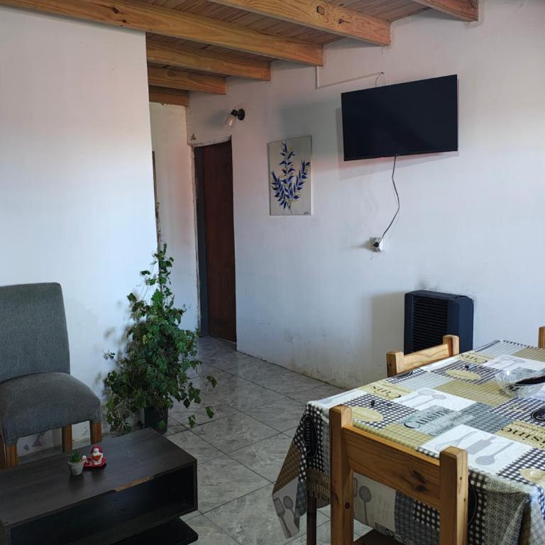 Hospedaje Magno Casa Completa Con Pileta Parrilla Frente A La Laguna Chascomus - Two-Bedroom House - 6