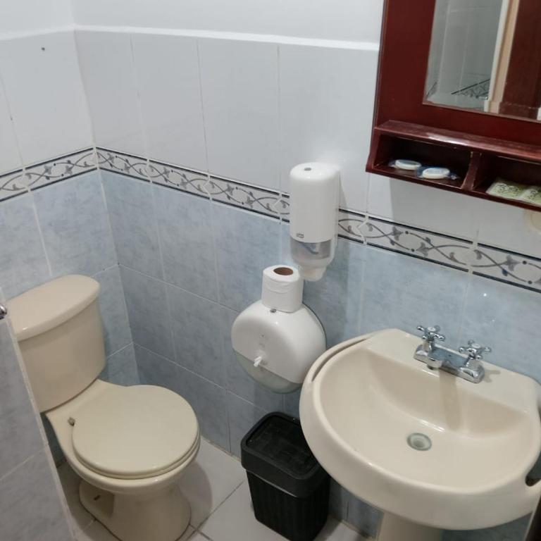 Hotel Coronel - Standard Family Room - 4