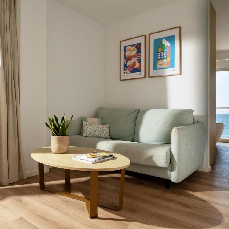 INNSiDE by Meliá Alicante Porta Maris - The Loft Zimmer mit Verbindungstür und Meerblick - 5
