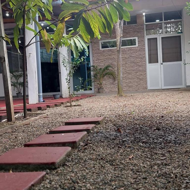 RETIRO AMAZÓNICO con Cochera Aire Acondicionado Ducha Caliente y Cerca al río en Puerto Maldonado - One-Bedroom House - 15