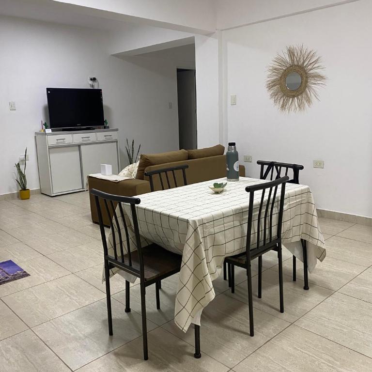 Karina Apartamentos - Two-Bedroom Deluxe Apartment with Balcony - 9