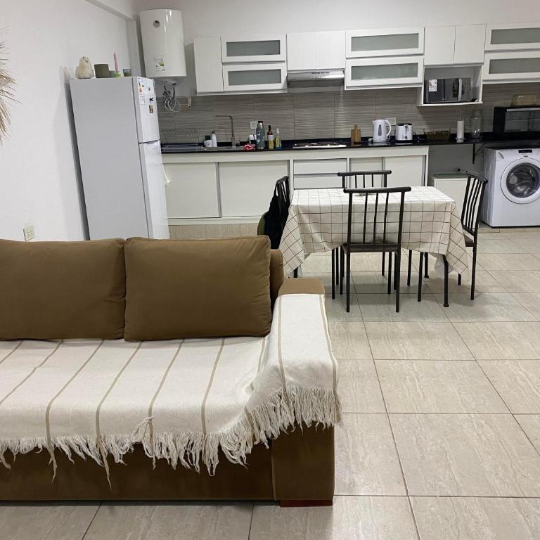 Karina Apartamentos - Two-Bedroom Deluxe Apartment with Balcony - 11