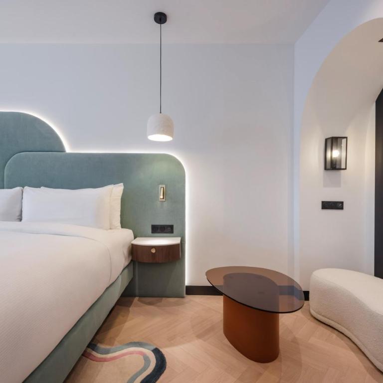 Doubletree By Hilton Nice Centre Iconic - Chambre Lit Queen-Size Premium - 3