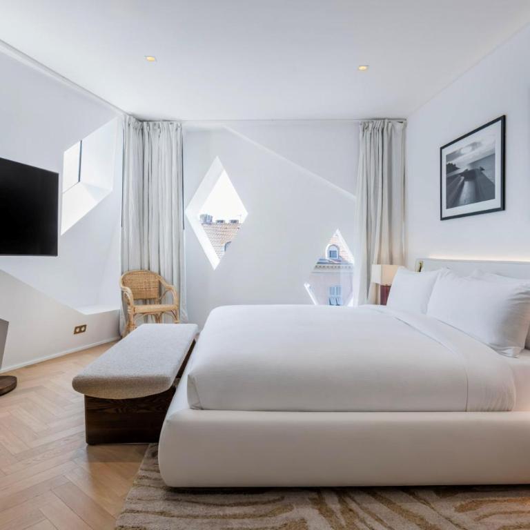 Doubletree By Hilton Nice Centre Iconic - One-Bedroom Iconic Deluxe King Suite - 6