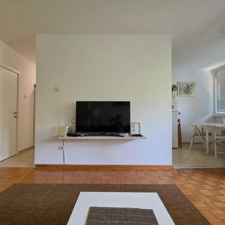 Modern and cozy place near the city center - Apartment mit Balkon - 4