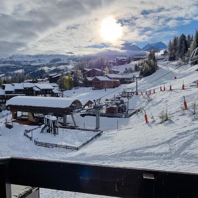 Duplex 3 pièces avec mezzanine, 6 pers, skis aux pieds, proche commodités - FR-1-329-96 - Apartment - 10