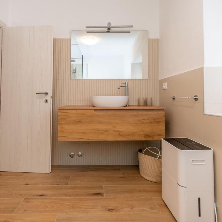La Casa di Elvira-Primo Piano - Appartamento con 2 Camere da Letto - 44