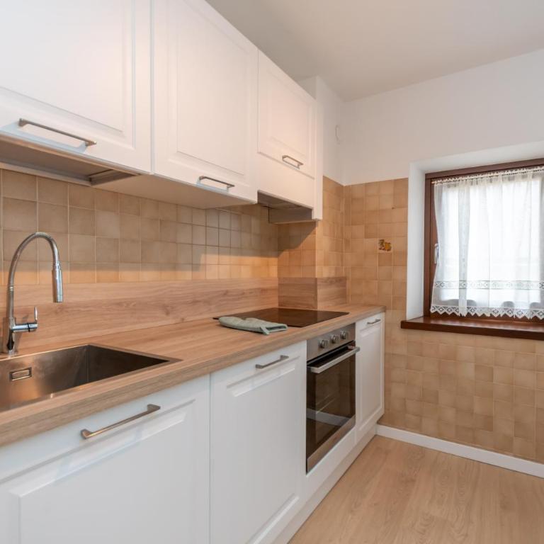 La Casa di Elvira-Primo Piano - Appartamento con 2 Camere da Letto - 42