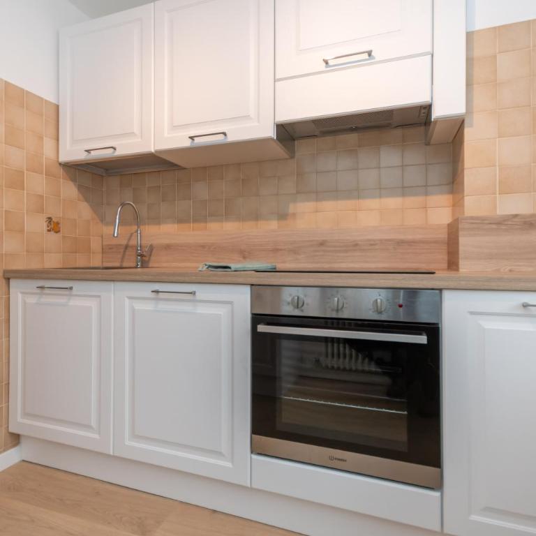 La Casa di Elvira-Primo Piano - Appartamento con 2 Camere da Letto - 48
