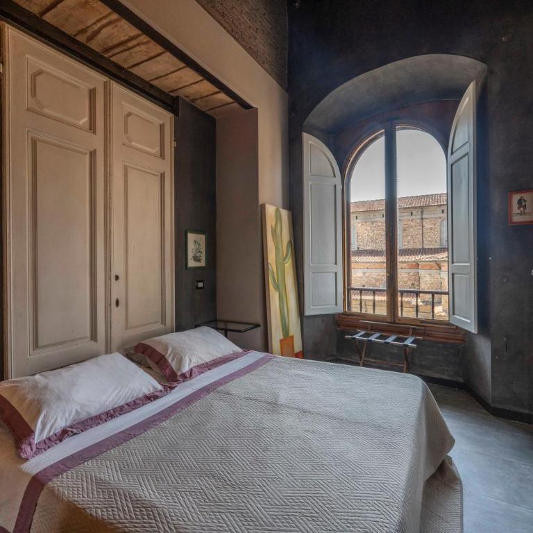 Magnificent View Apartment - Deluxe One-Bedroom Apartment with City View - 19