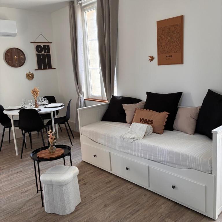 Vue château, Centre à pied, bord de Loire, Maison Commire - Appartement 1 Chambre - 8
