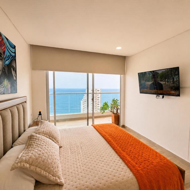 20th Floor Ocean View with Pool and near Walled City - Two-Bedroom Apartment - 4