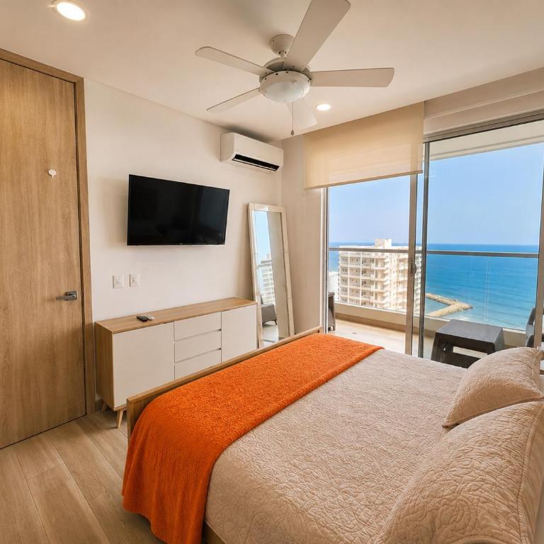 20th Floor Ocean View with Pool and near Walled City - Two-Bedroom Apartment - 14