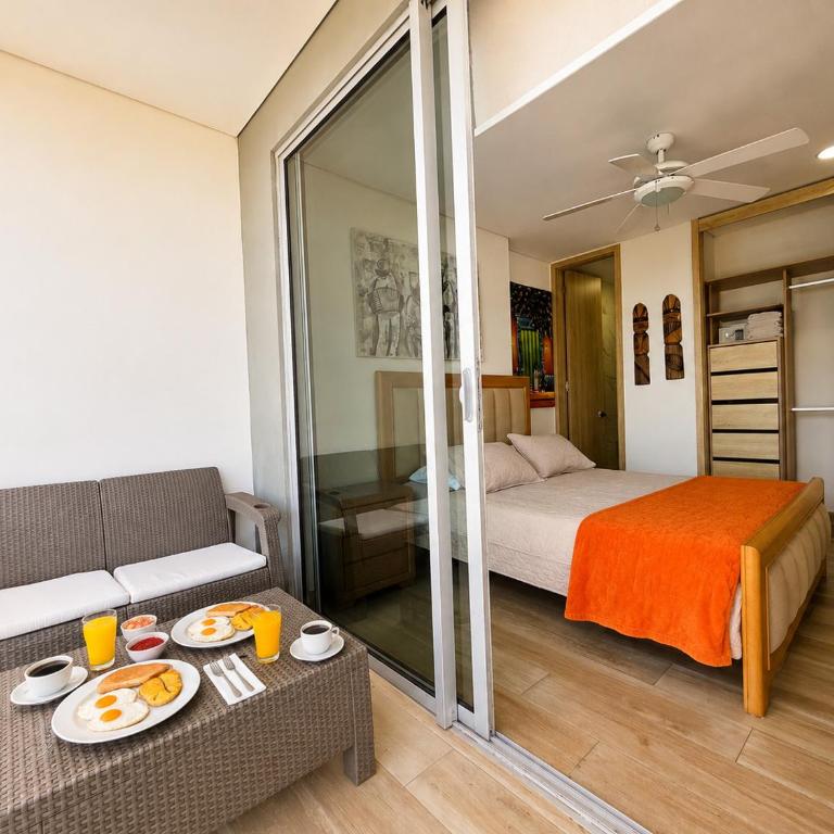 20th Floor Ocean View with Pool and near Walled City - Two-Bedroom Apartment - 3