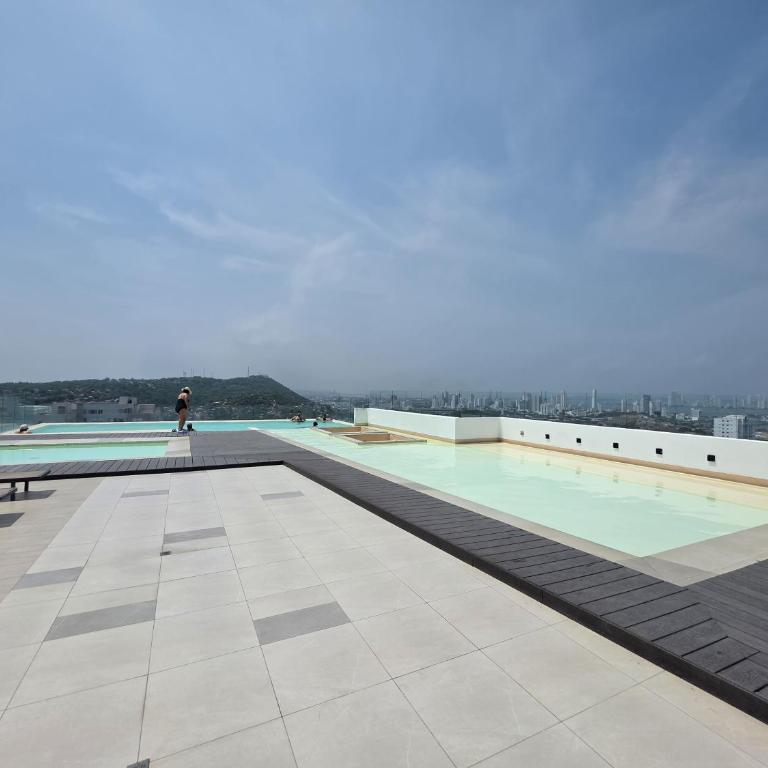 20th Floor Ocean View with Pool and near Walled City - Two-Bedroom Apartment - 23