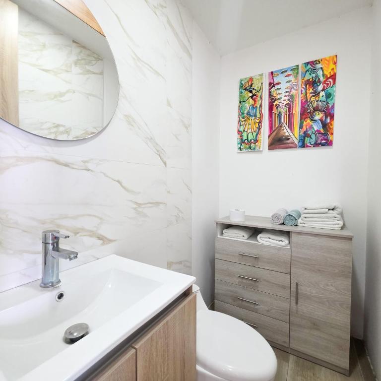 20th Floor Ocean View with Pool and near Walled City - Two-Bedroom Apartment - 26