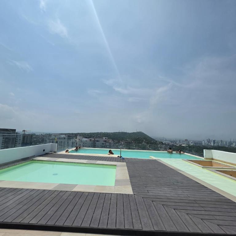 20th Floor Ocean View with Pool and near Walled City - Two-Bedroom Apartment - 25