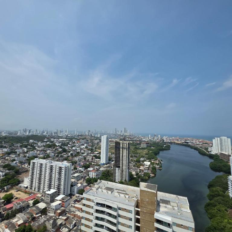 20th Floor Ocean View with Pool and near Walled City - Two-Bedroom Apartment - 27