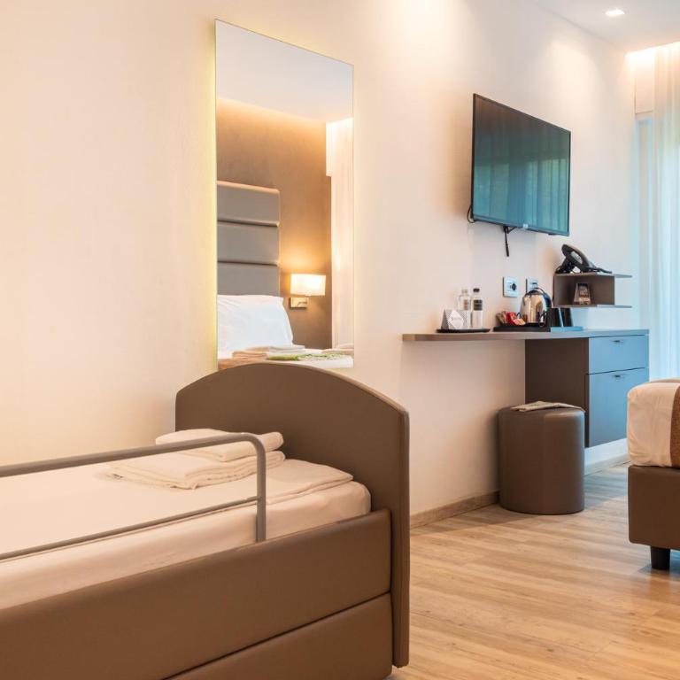 International Beach Hotel - Camera Familiare - 3