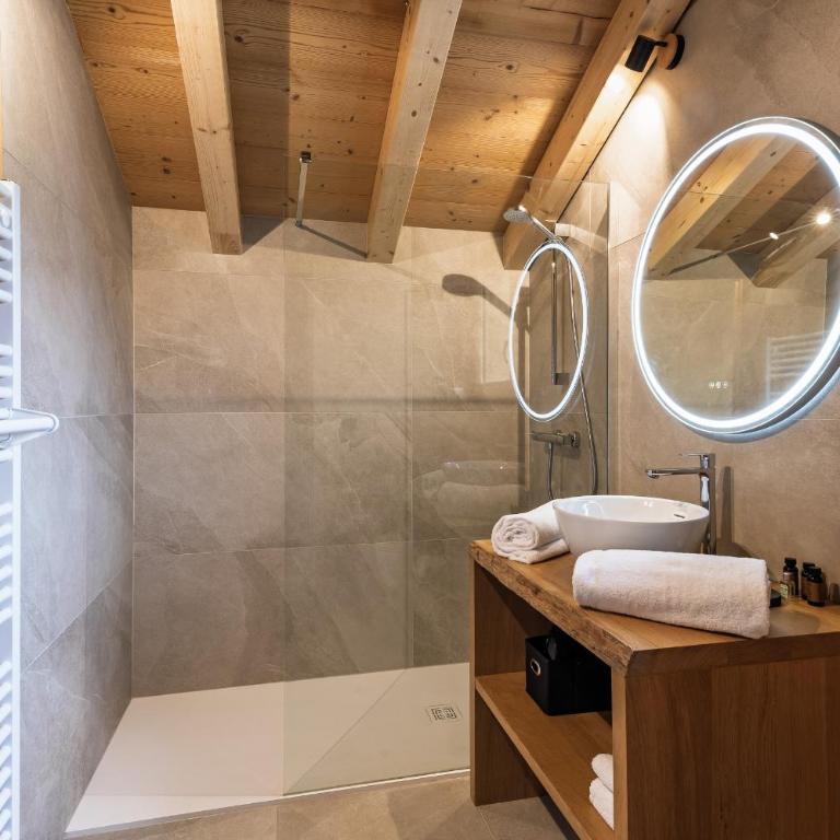 Chalet Cerisier - Two-Bedroom Chalet - 5