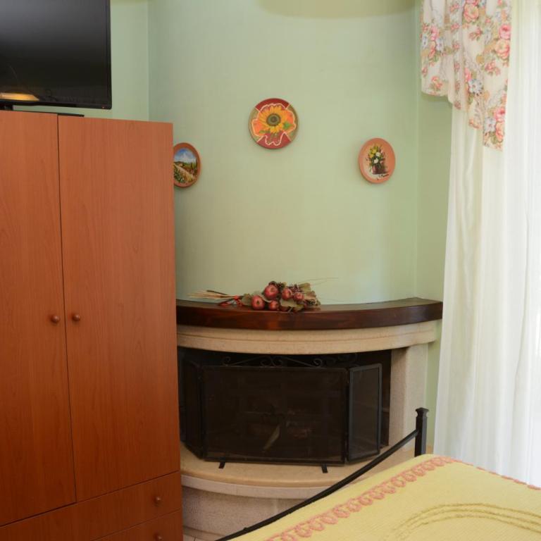 B&B Villa San Leonardo - Camera Familiare con Vista Giardino - 5