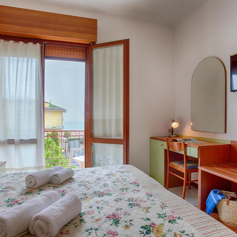 Hotel Windsor - Triple Room - 1