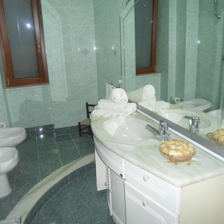 H.ave - Camera Familiare con Bagno Privato - 31