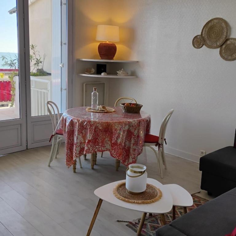 Spacious family nest facing the sea - Appartement - 2