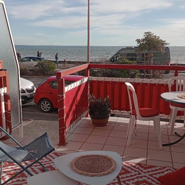 Spacious family nest facing the sea - Appartement - 15