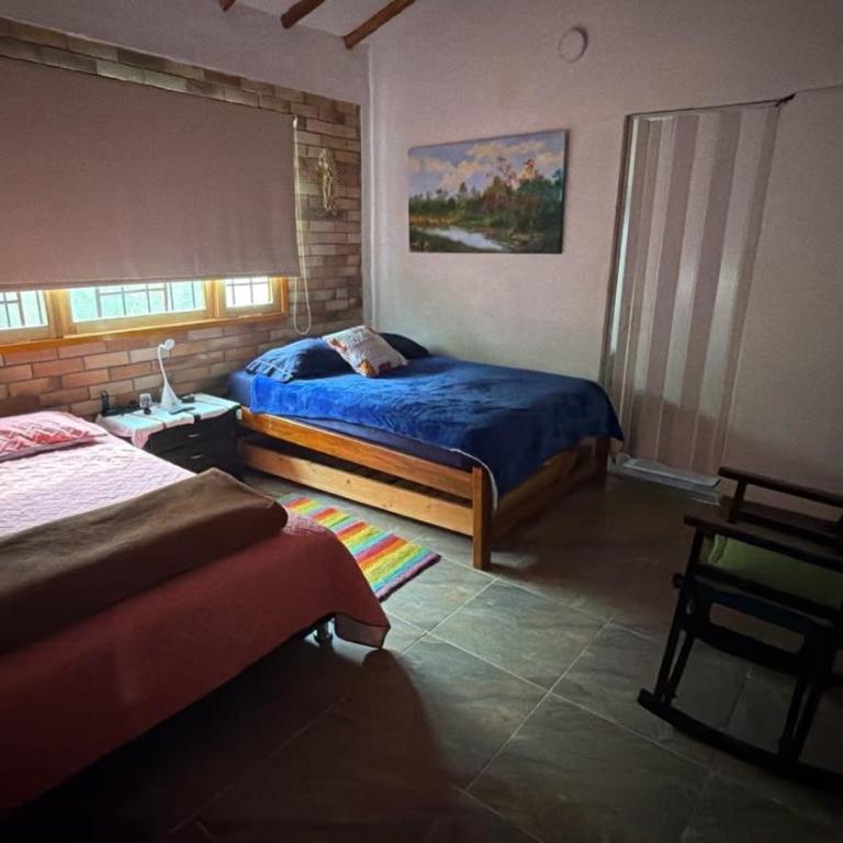 Cabaña familiar con piscina y una gran vista - Four-Bedroom House - 25