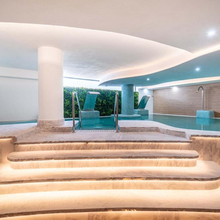 Luxury Penthouse 3BR with sea views garage & spa - Apartment - 34