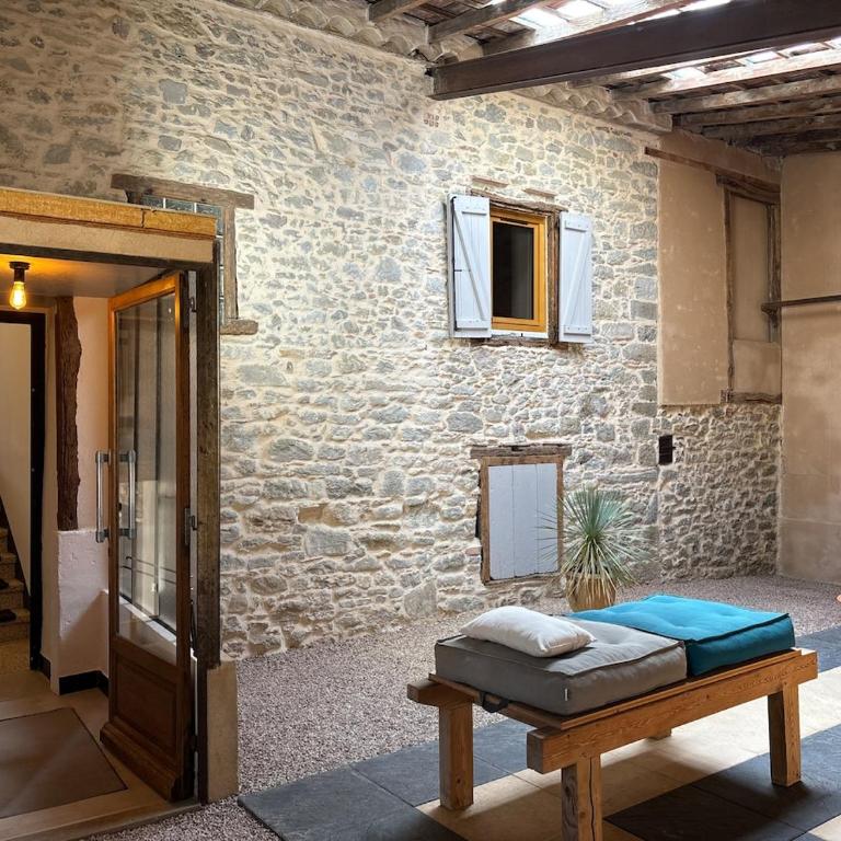 Le Moulin - maison authentique tout équipée, proche de la Cité médiévale - Maison 3 Chambres - 25