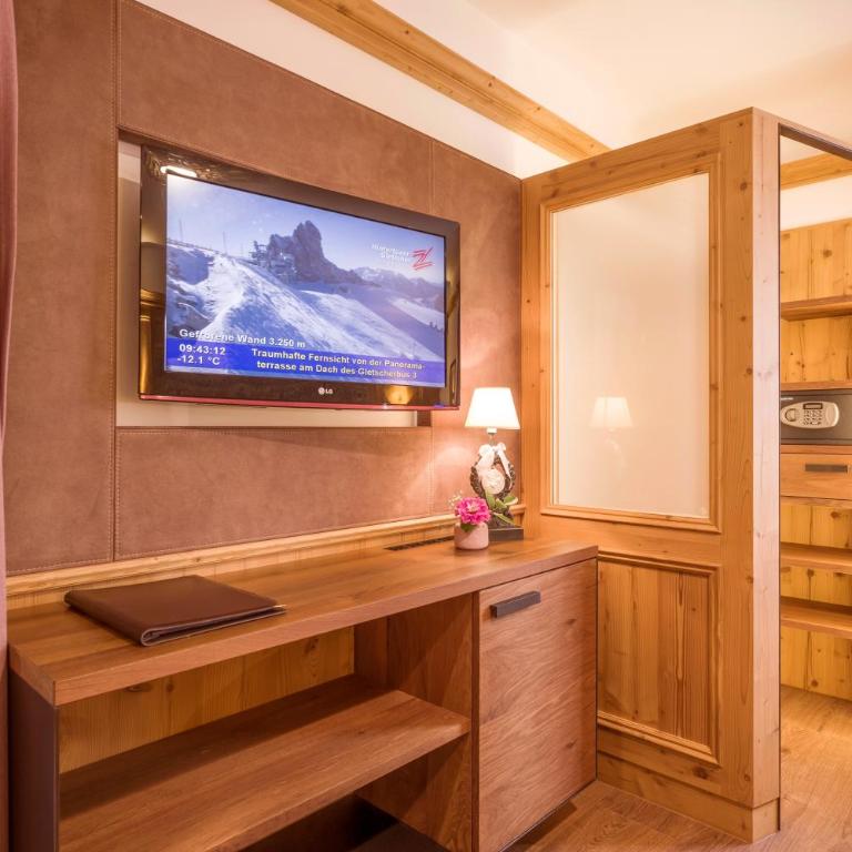 Alpin Hotel Garni Eder - Private Living - Superior Doppelzimmer - 10
