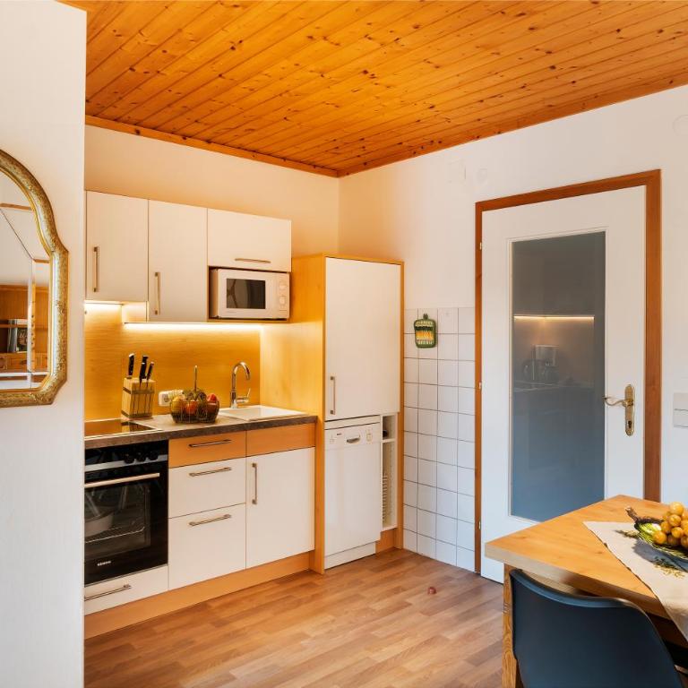 Haus Elisabeth, Appartements mit eigenem Badesteg - Apartment mit 1 Schlafzimmer und Seeblick - 9