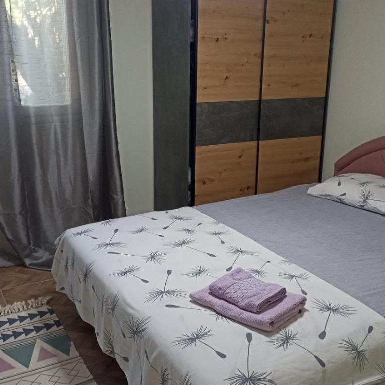 Jela - Spacious Two-Bedroom Apartment near City Center with Free Parking & Wi-Fi - Apartman sa 2 Spavaće Sobe - 13