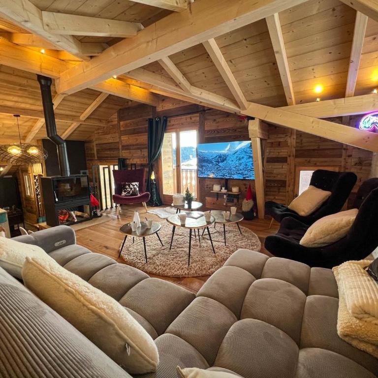 Chalet de luxe aux Gets - 4 chambres pour 9 personnes avec jacuzzi et Wi-Fi - FR-1-671-314 - Chalet - 1