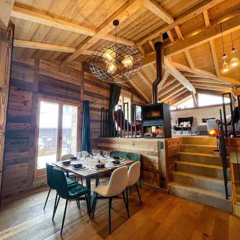 Chalet de luxe aux Gets - 4 chambres pour 9 personnes avec jacuzzi et Wi-Fi - FR-1-671-314 - Chalet - 3