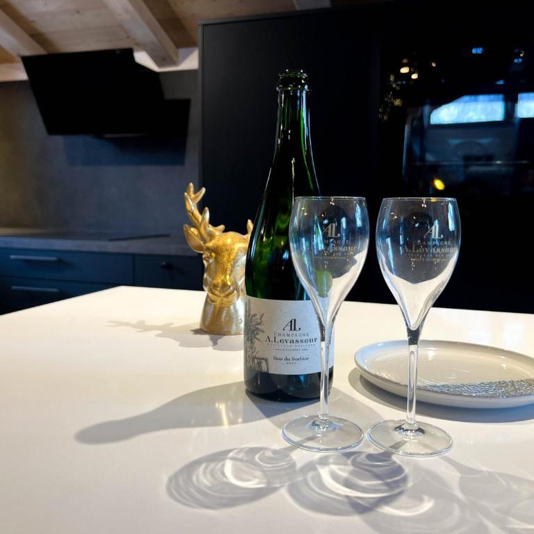 Chalet de luxe aux Gets - 4 chambres pour 9 personnes avec jacuzzi et Wi-Fi - FR-1-671-314 - Chalet - 8