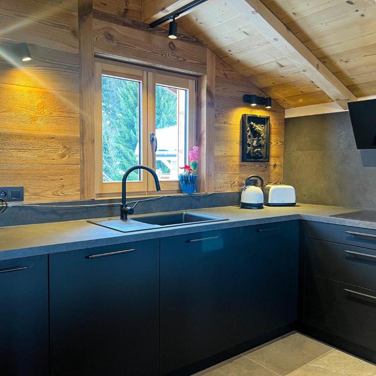 Chalet de luxe aux Gets - 4 chambres pour 9 personnes avec jacuzzi et Wi-Fi - FR-1-671-314 - Chalet - 22