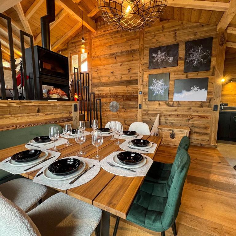 Chalet de luxe aux Gets - 4 chambres pour 9 personnes avec jacuzzi et Wi-Fi - FR-1-671-314 - Chalet - 25