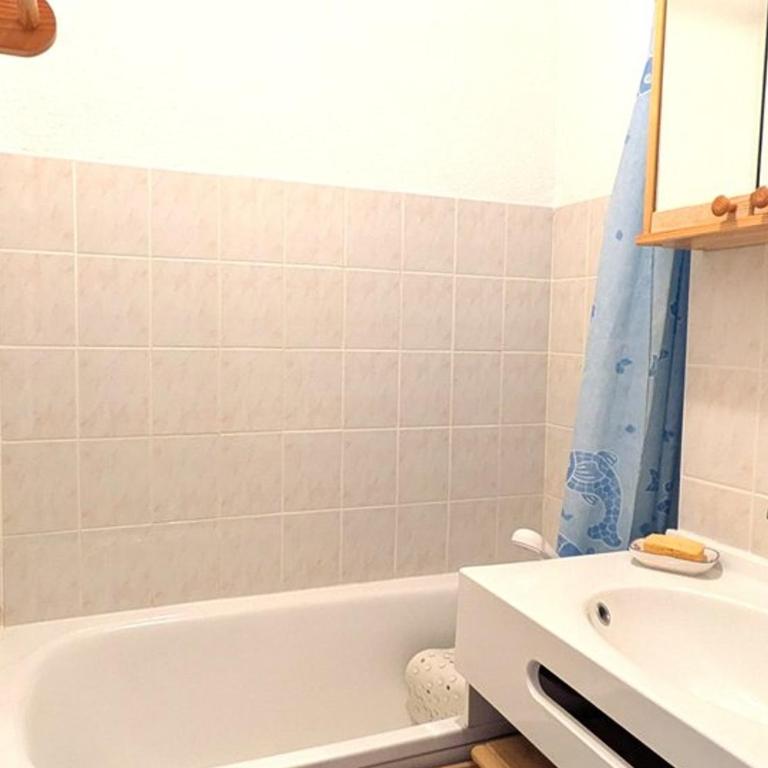 Appartement cosy au pied des pistes - 2 pers. - FR-1-573-154 - Appartement - 8